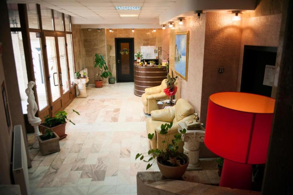 Hotel Decentria تيميشورا المظهر الخارجي الصورة